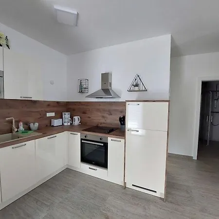 Delfin Modern Retreat *